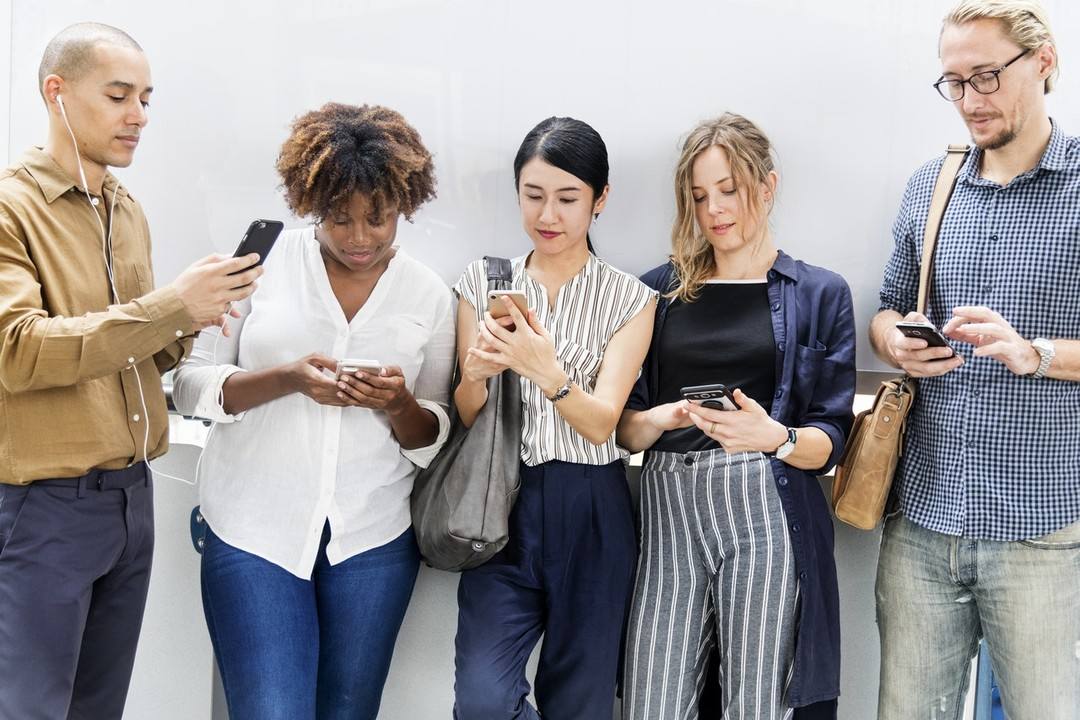 All Ways to Recharge Vodafone Australia in 2025: Fees & Speed Compared